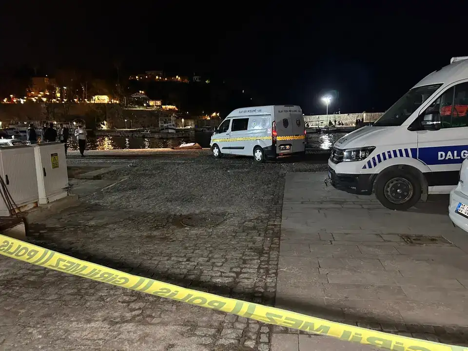 Antalya Falezlerde Genç Kadının Korkunç Sonu! 4